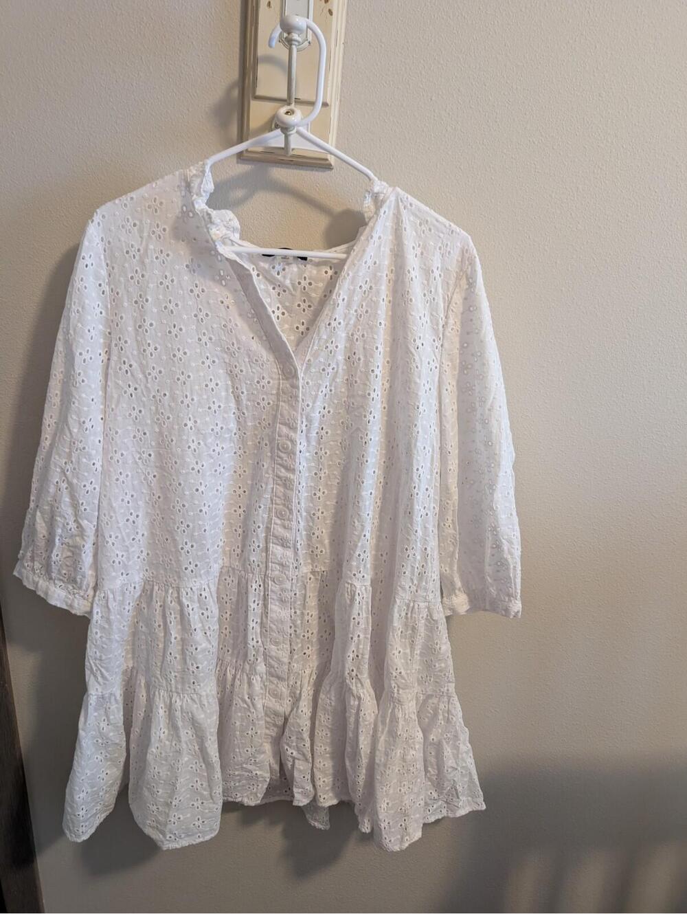 Tommy Hilfiger Women'ssize 10 White Eyelit Short Sleeve Dress Swim Cover Up EUC